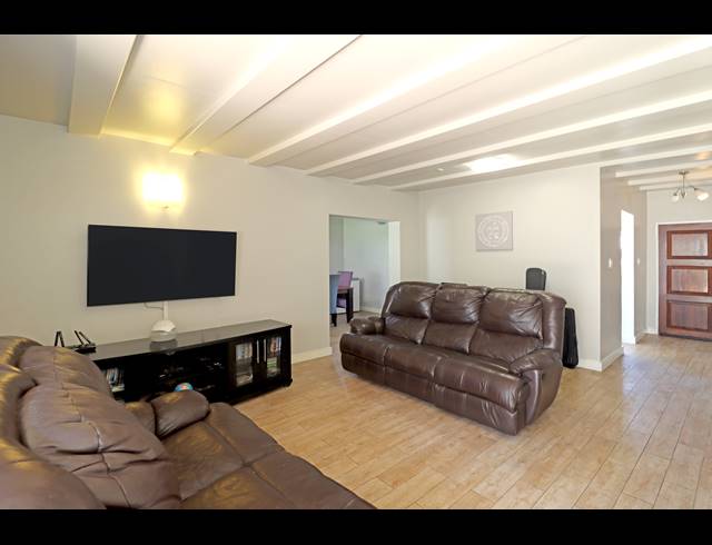 3 BEDROOM TOWNHOUSE FOR SALE IN FAIRLAND
